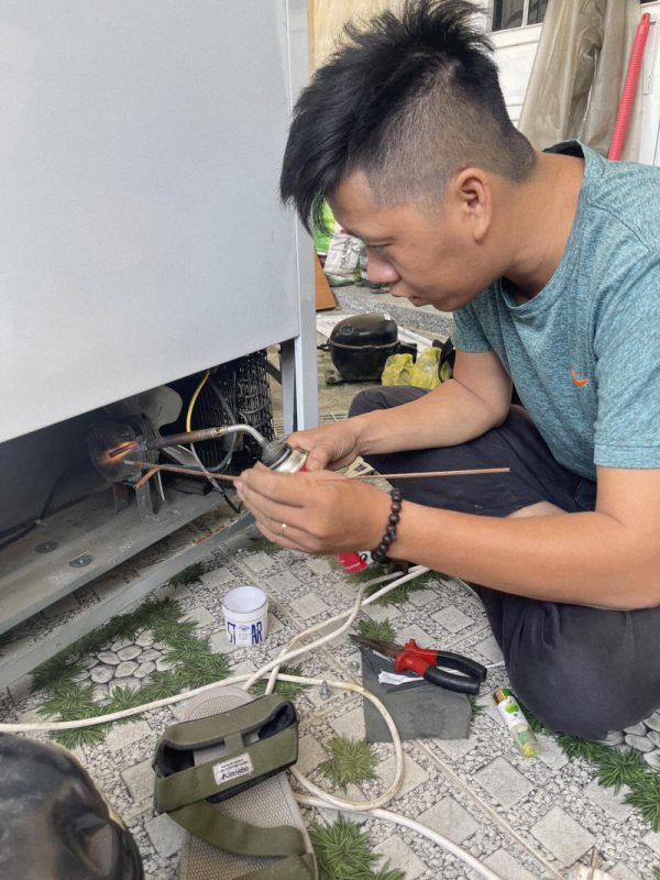 Kỹ thuật viên sửa máy lạnh tại Đà Nẵng chuyên nghiệp